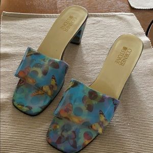 Lenticular hologram shoes